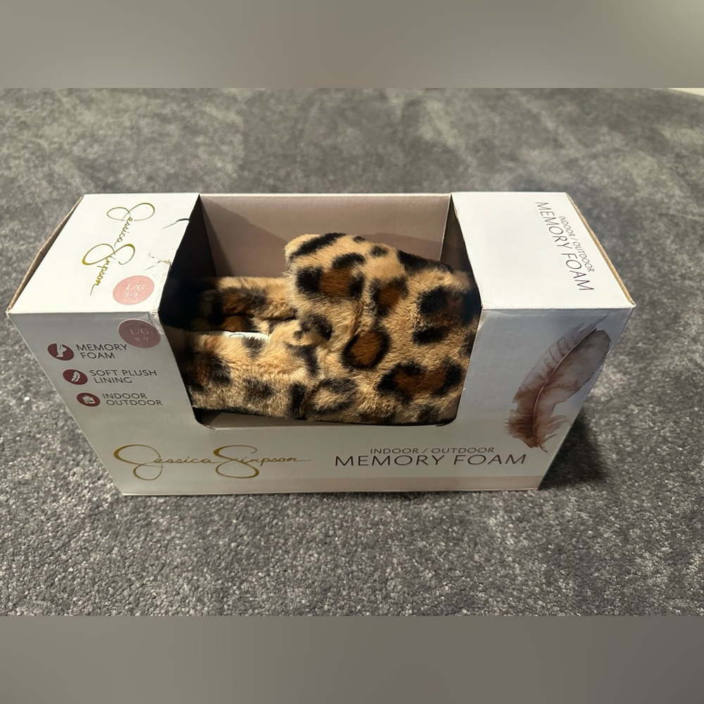 Jessica Simpson Leopard indoor/outdoor memory form slippers. Brand new!